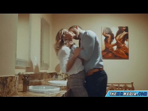 ❤️ Rehefa mamitaka anao ao amin'ny trano fidiovana ho an'ny besinimaro ny blonde be busty ☑ Sluts amin'ny mg.qizpornolar.ru ❌️❤